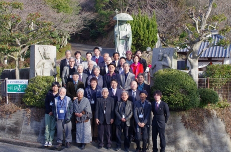 会議前の集合写真