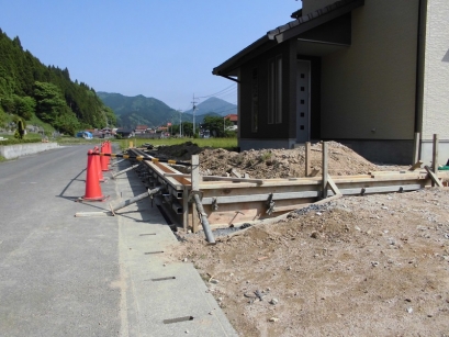 土止め擁壁型枠完成